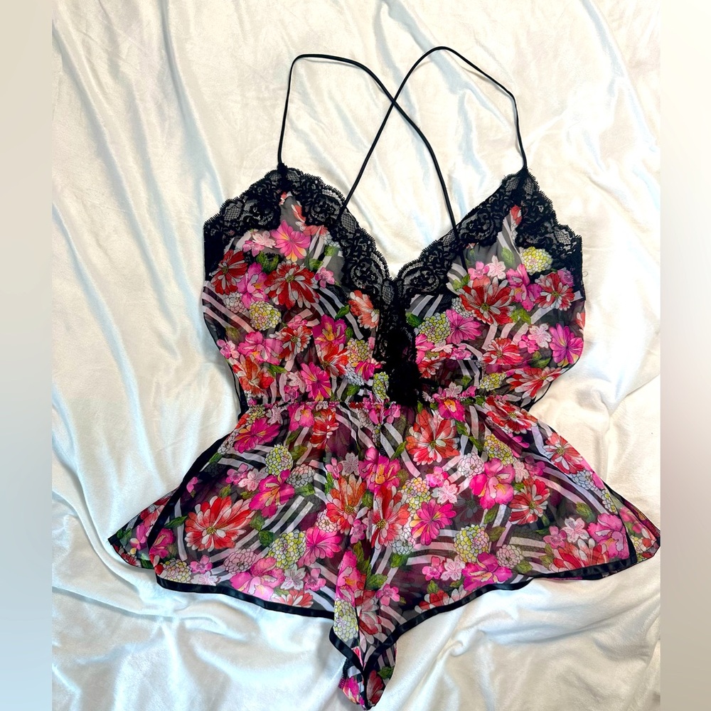 🆕 BNWT Victoria’s Secret sleepwear slip/short size L